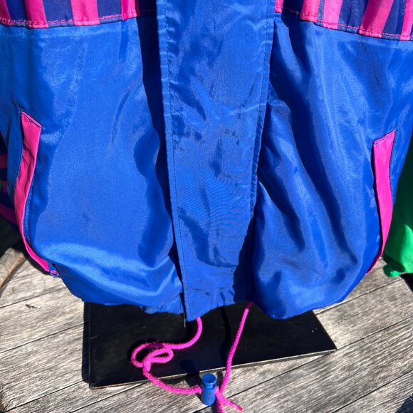 90's Colorful Windbreaker - Lightweight Ski Jacket - Size Small - Outdoor Scene - Picture 5 of 14